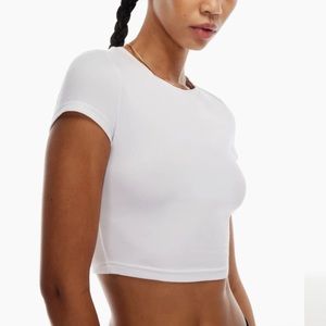 TNAchill cropped tee